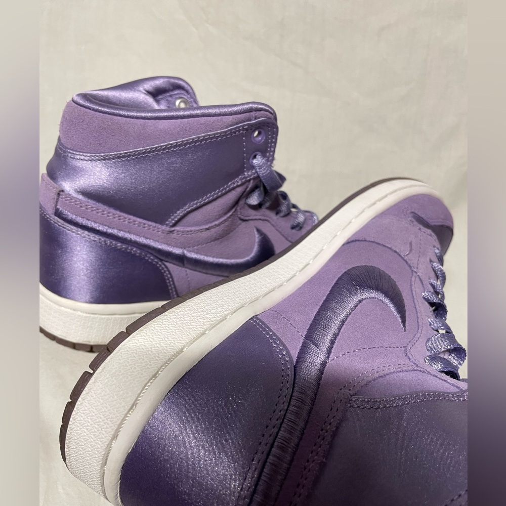 Nike Air Jordan 1 Retro High Season Of Her Purple Earth sz 9 - Picture 10 of 12